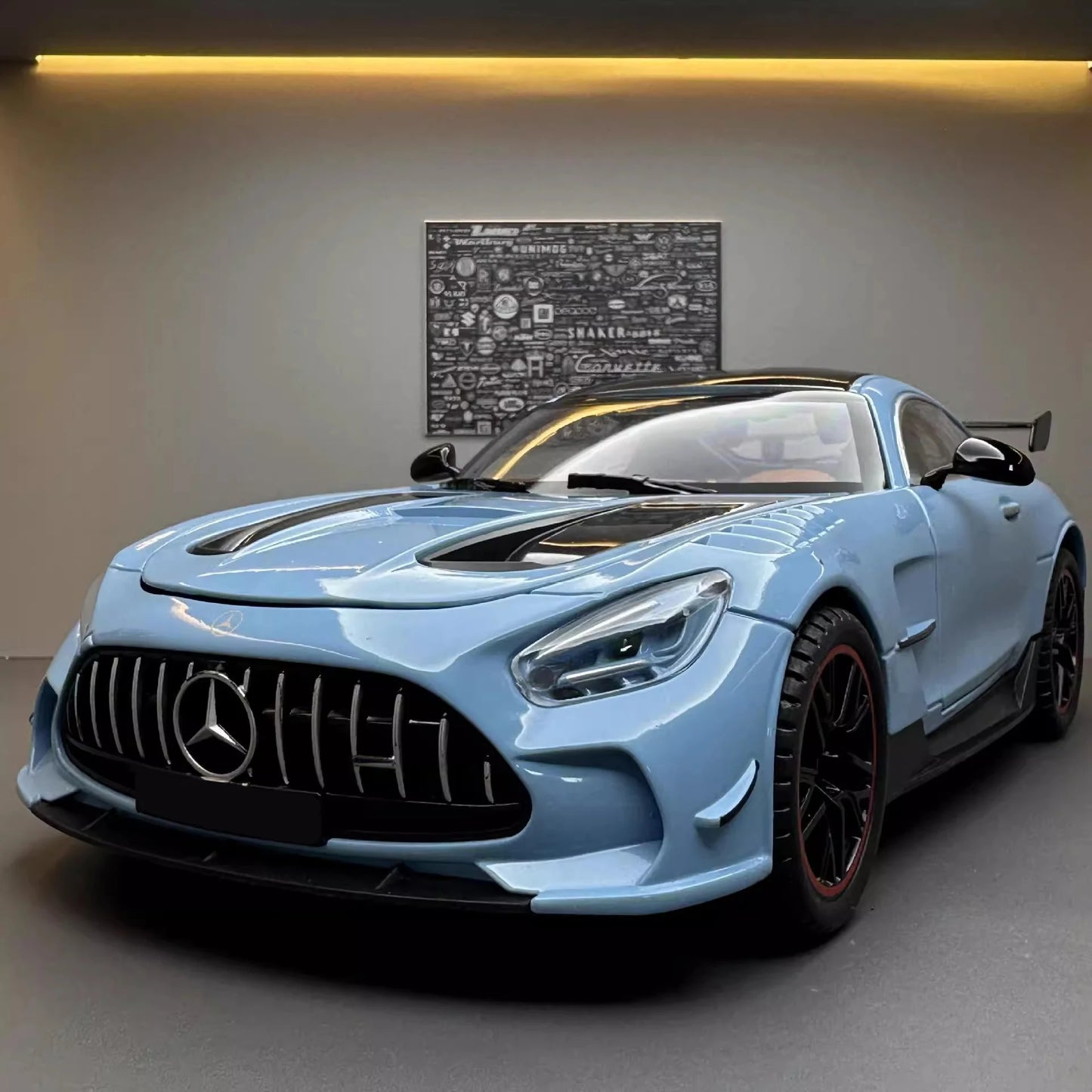 Mercedes Benz GT-R 1:18