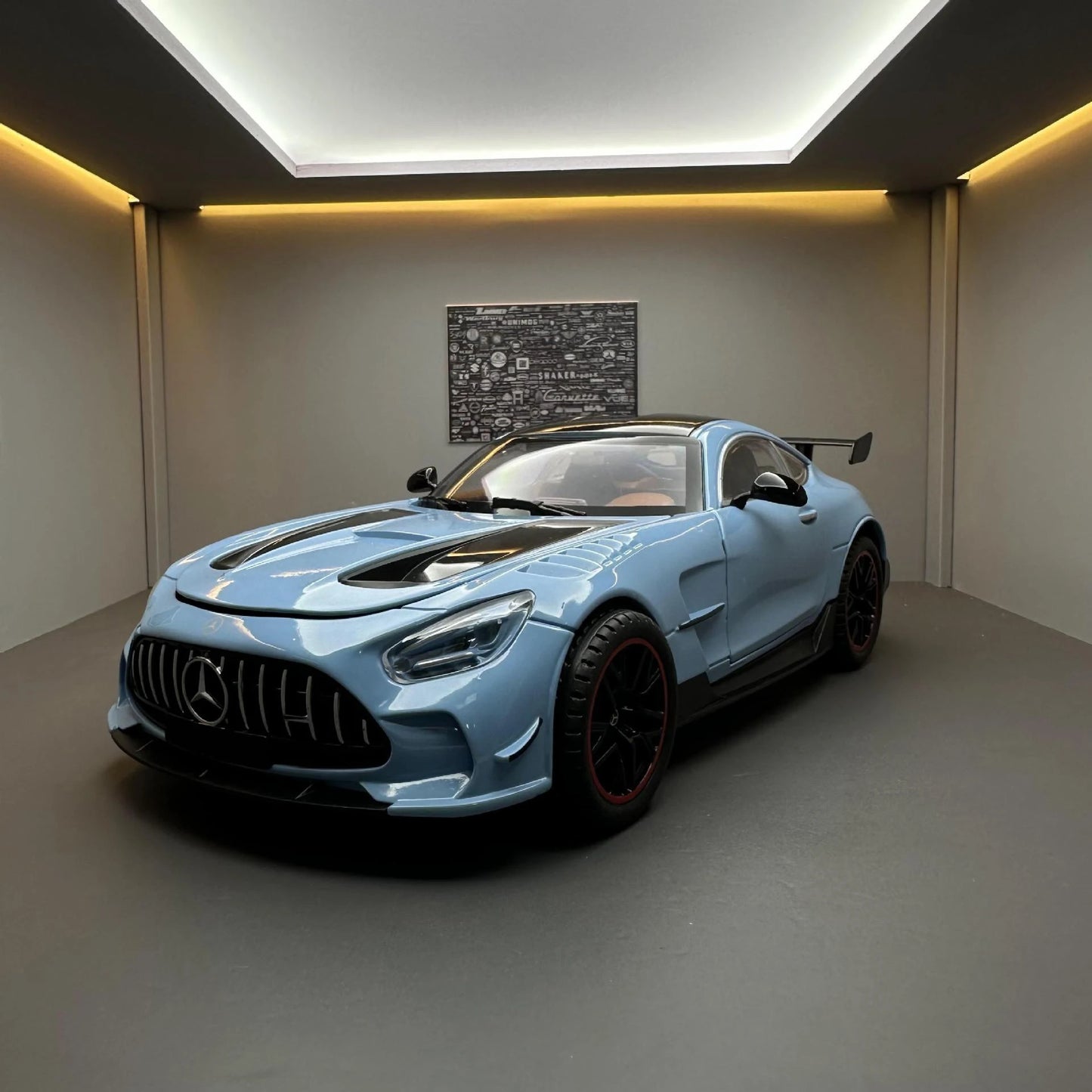 Mercedes Benz GT-R 1:18