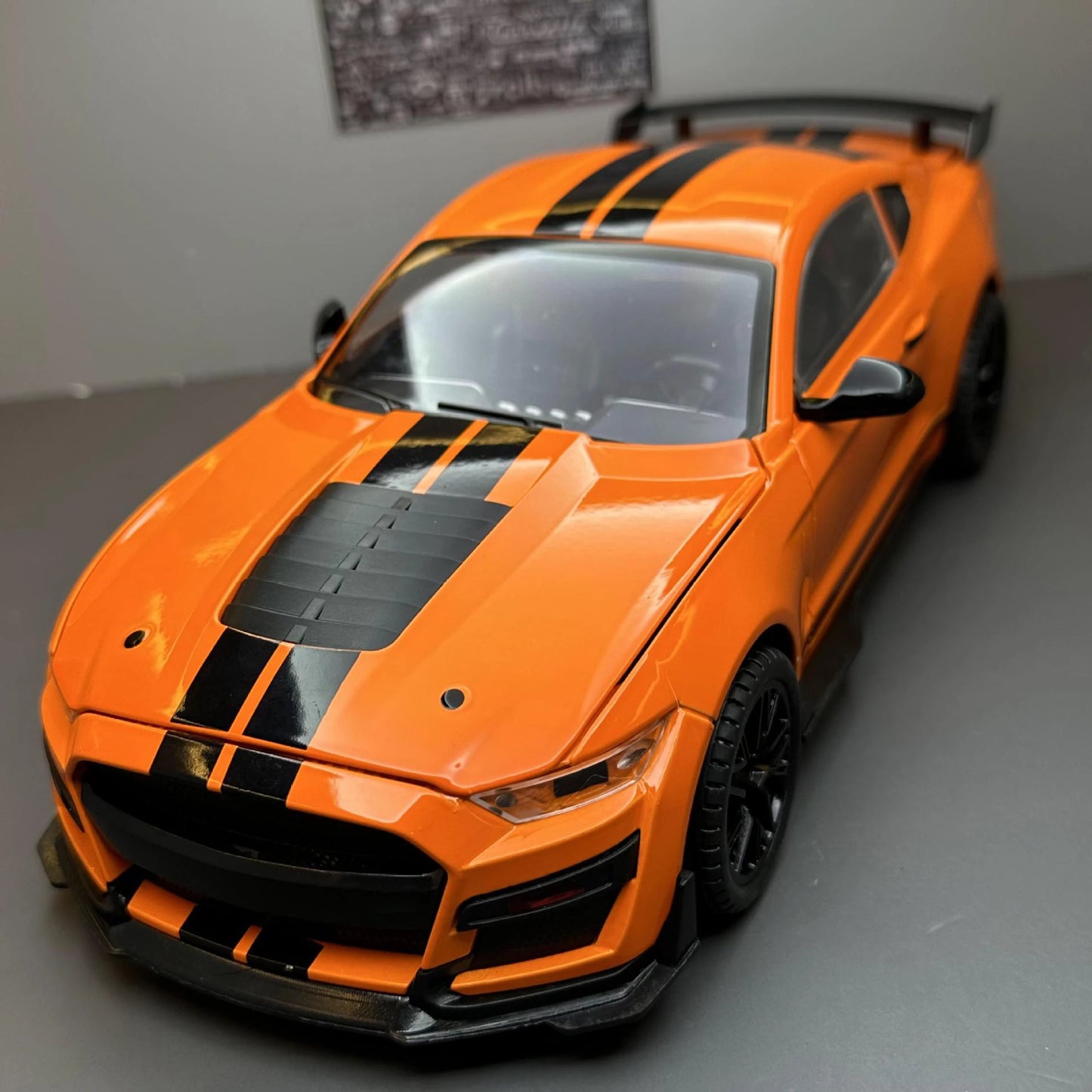 Ford Mustang GT500 1:18