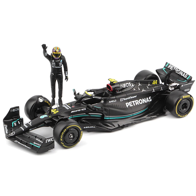 Mercedes W14 with Driver 2023 F1 Racing Bburago 1:24