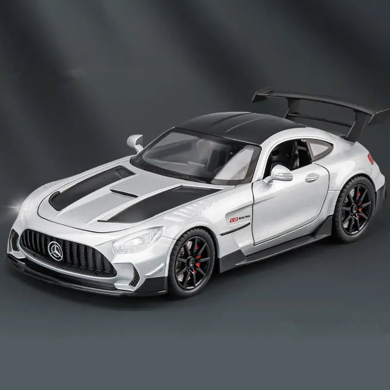 Mercedes Benz GT-R 1:24