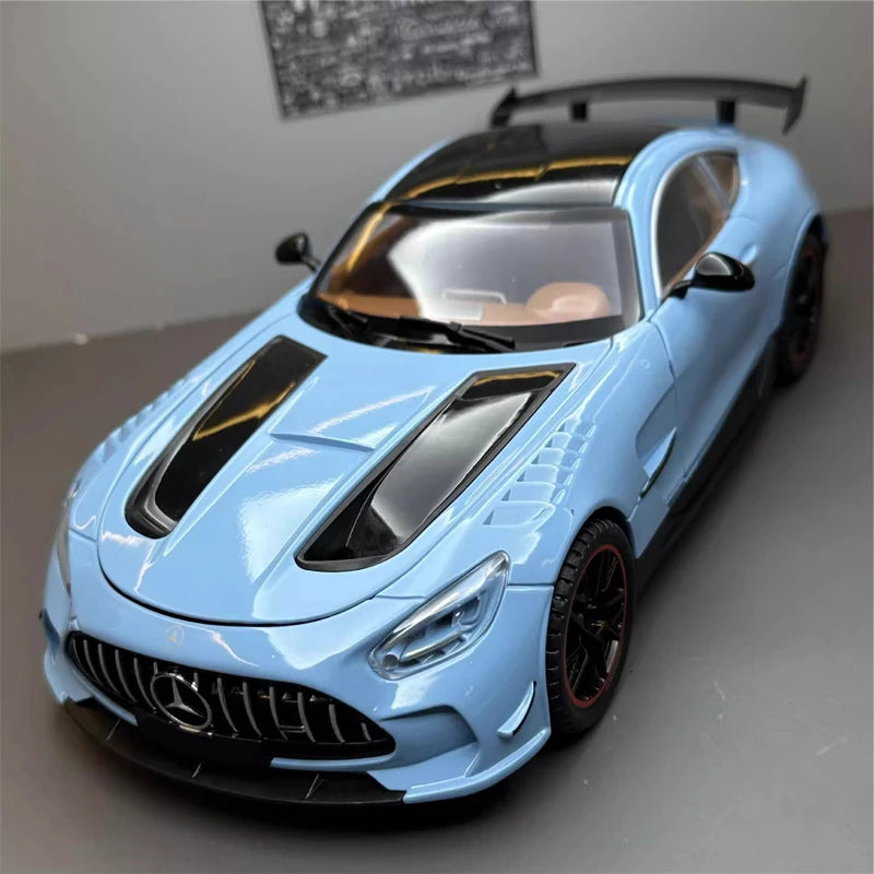 Mercedes Benz GT-R 1:18